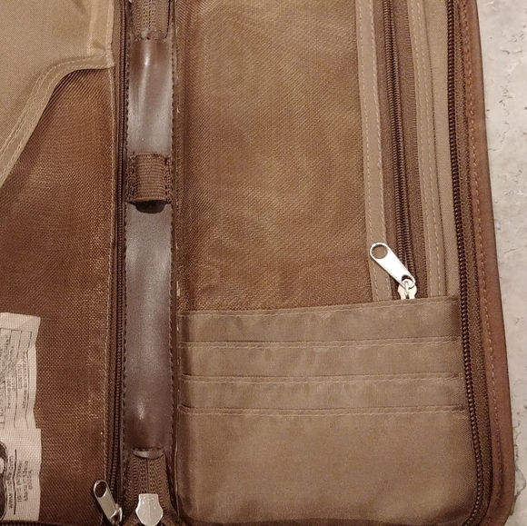 Lug Tango Travel Wristlet Passport Wallet. RFID Protection, New Condition Bag - Picture 8 of 8